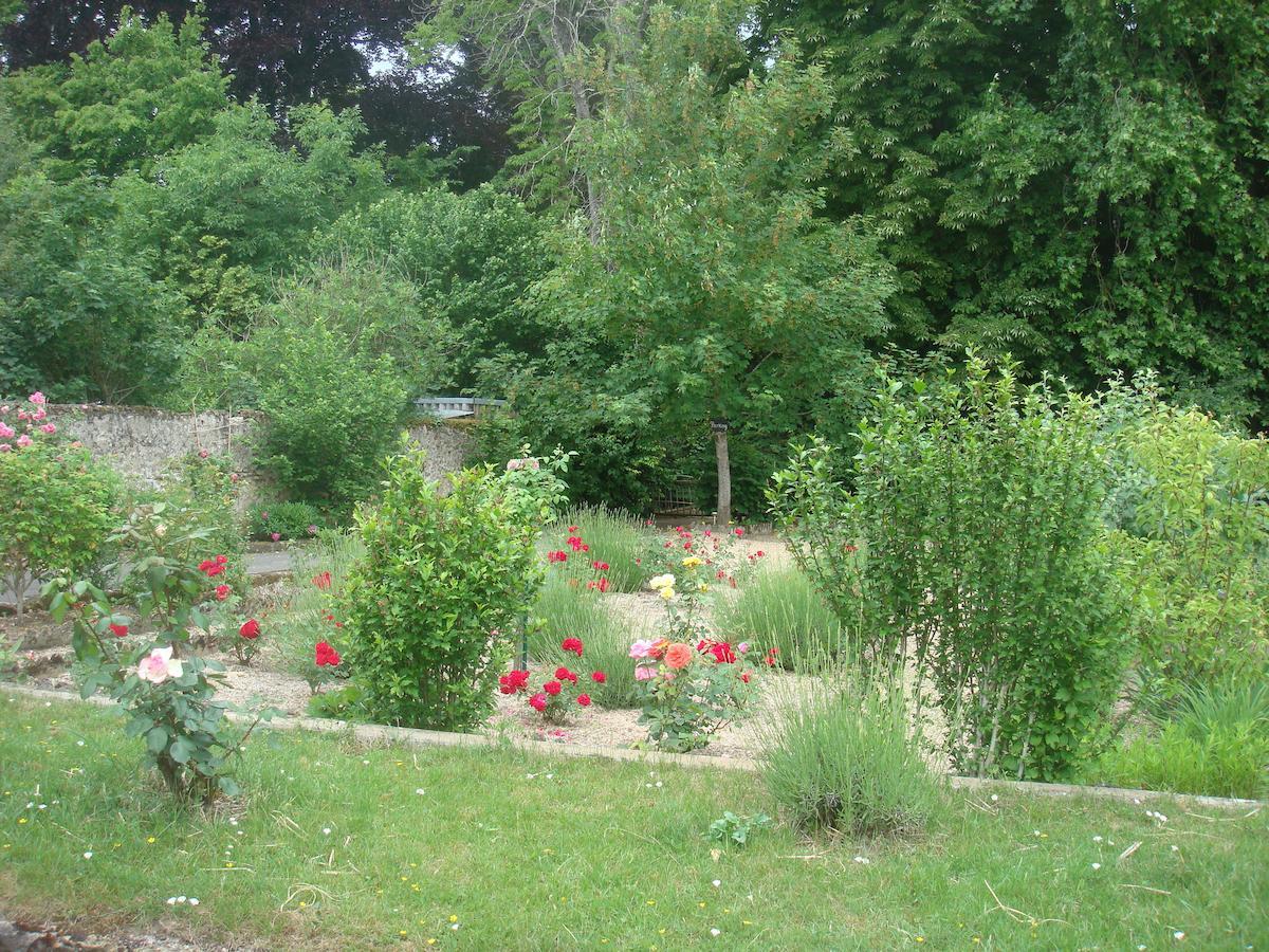 Chambres D'Hotes Le Clos De La Touche Cheille Exterior photo